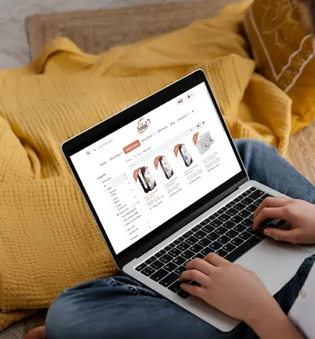 A coffee lover signing up for a Solai Coffee subscription on the website.